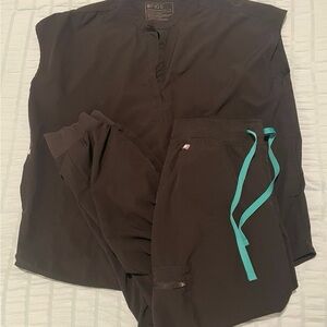 Figs Black Scrub Set